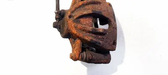 Toyota Avensis T250 Front brake caliper 
