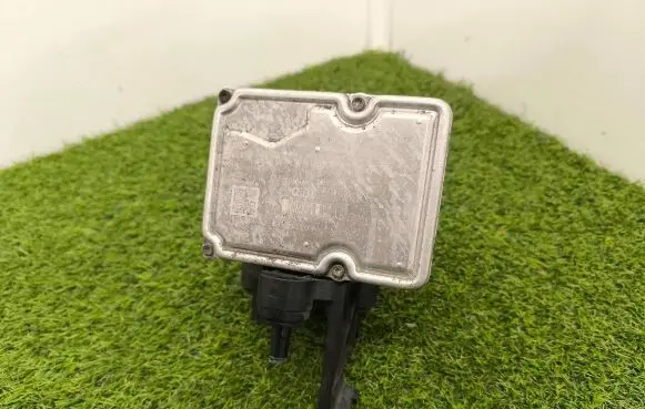 Mercedes-Benz E W212 ABS Pump A0009019800 D13M07