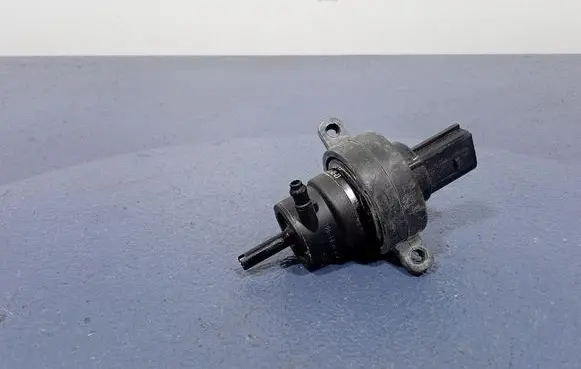 BMW iX3 G08 Windscreen/windshield washer pump 5A04D88