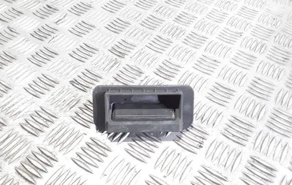 Tailgate opening switch