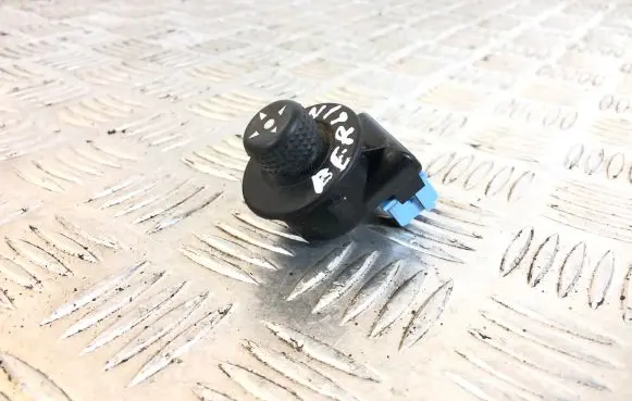 Citroen Berlingo Wing mirror switch 185526