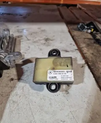 Glow plug pre-heat relay