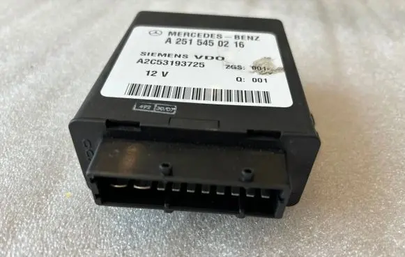 Mercedes-Benz R W251 Air suspension control unit module (rear) A2515450216 A2C53193725 2515450216