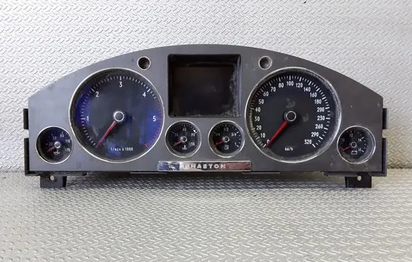 Volkswagen Phaeton Speedometer (instrument cluster) 0263619114