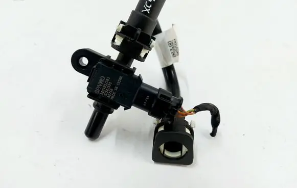 Volvo XC40 Fuel pressure sensor 32242588