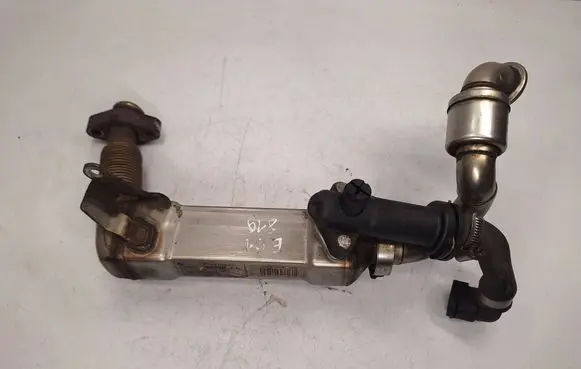 BMW 3 E90 E91 EGR valve cooler 7790065 11717790065