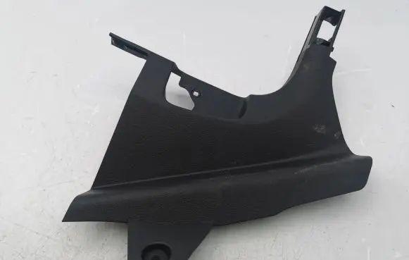 Foot area side trim