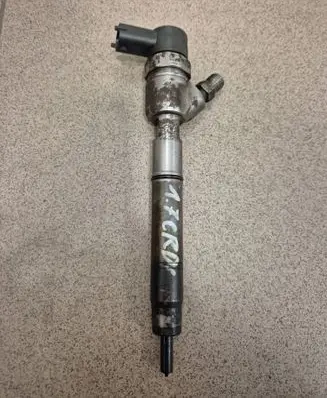 Hyundai Tucson TL Fuel injector 338002A800