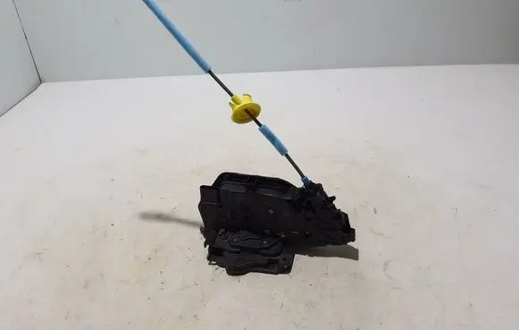 BMW i5 G60 Front door lock 5A160B8