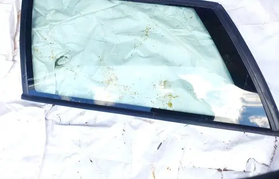 Volkswagen PASSAT B3 Rear side window