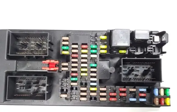 Jaguar XJ X351 Fuse module AW9314F041AE