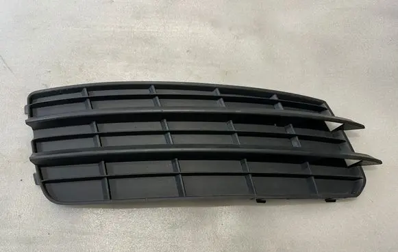 Volvo S60 Front fog light trim/grill 4G8807682