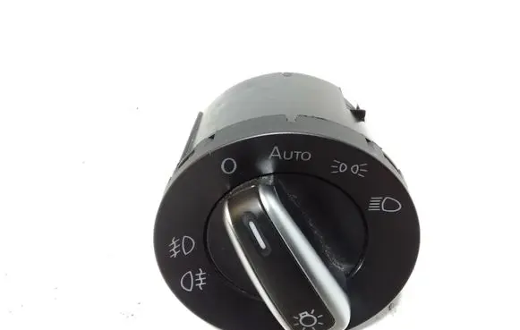 Volkswagen PASSAT CC Light switch