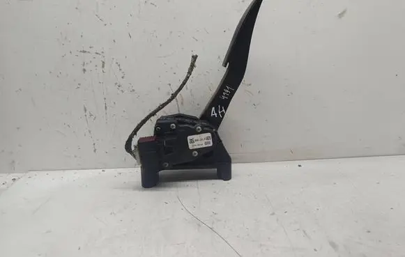 Opel Astra H Accelerator throttle pedal 9157998 6PV00811200