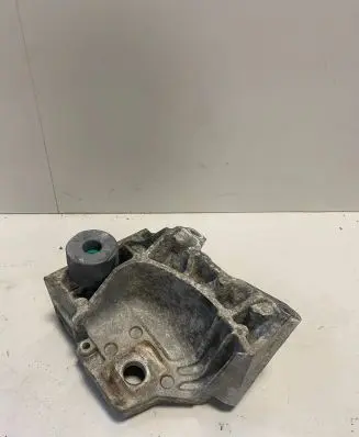 Volvo XC60 Engine mounting bracket 6G926P096FC