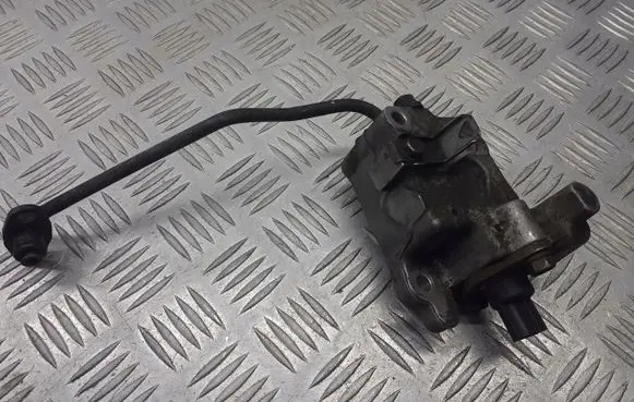 Mitsubishi Carisma Fuel distributor MR420916
