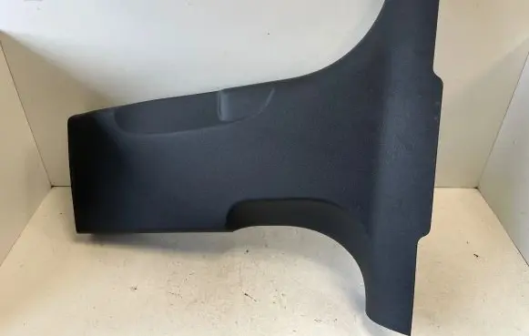 (B) pillar trim (bottom)