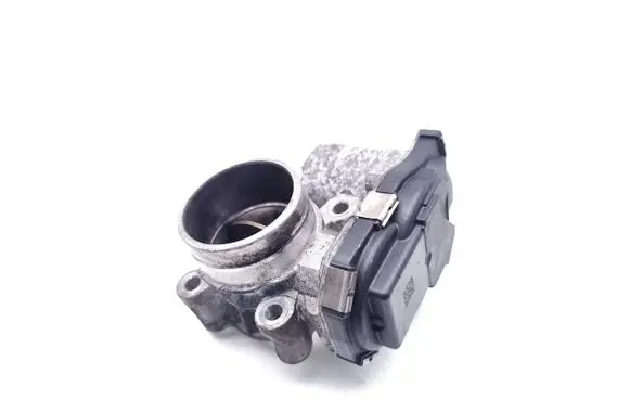 Opel Astra J Electric throttle body valve 55570009