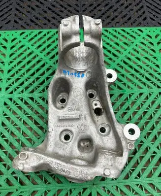 BMW 1 F20 F21 Front wheel hub spindle knuckle 6792285