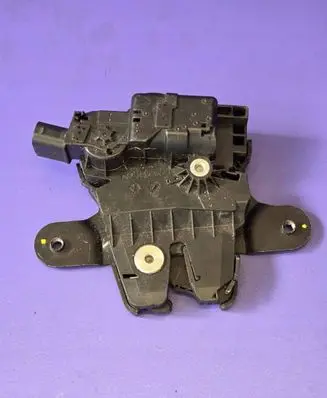 Tailgate/trunk/boot lock/catch/latch