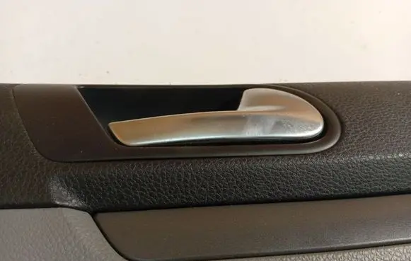 Volkswagen Jetta V Rear door interior handle