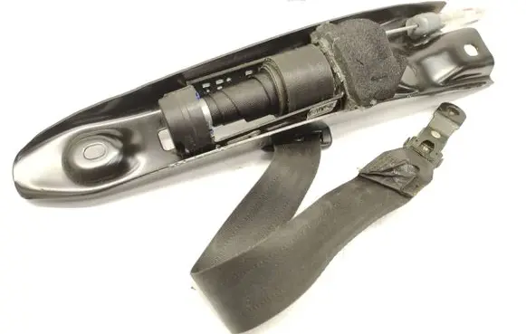 Volvo XC90 Front seatbelt 6157638 30780501 8093