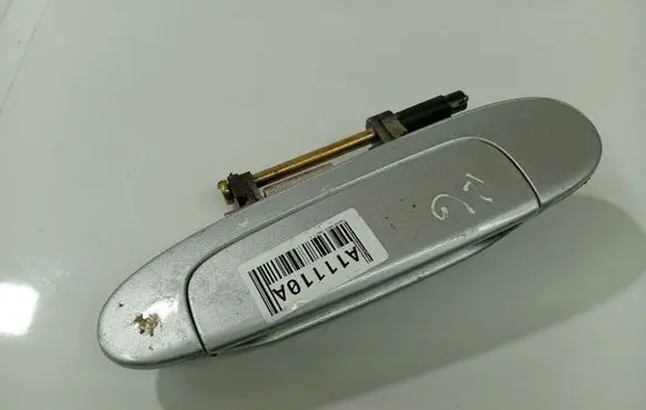 Toyota Yaris Front door exterior handle 