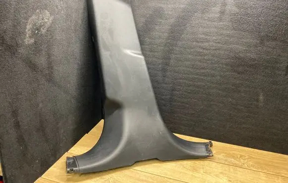 (B) pillar trim (bottom)