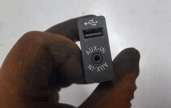 Mini One - Cooper F56 F55 USB socket connector F56GNIAZDOUSB