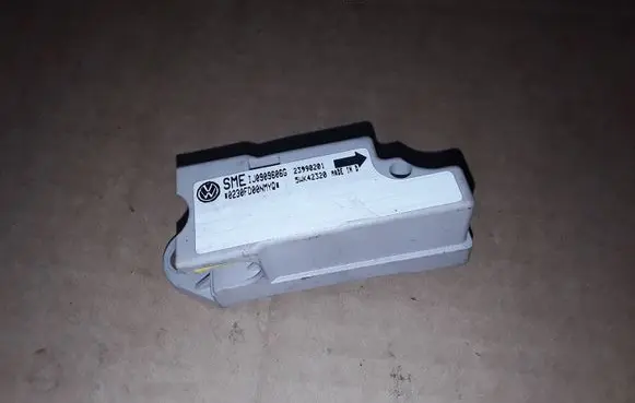 Volkswagen Sharan Airbag deployment crash/impact sensor 1J0909606G 23990201 5WK42320