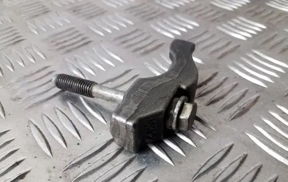 Opel Mokka Fuel Injector clamp holder