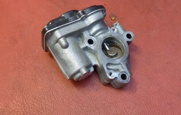 Mercedes-Benz A W177 EGR valve 147100361