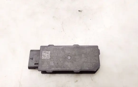 Volkswagen Tiguan Keyless system antenna 5WA962133G 5WA962133E