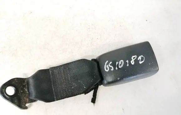 Toyota Yaris Rear seatbelt buckle e034501 b-480