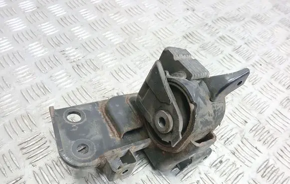 Toyota Avensis T270 Engine mount bracket