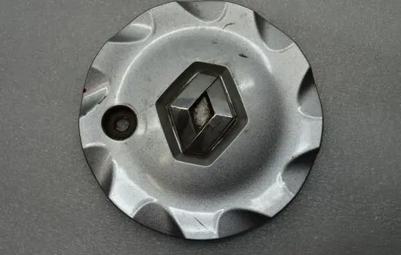 Renault Megane II R13 wheel hub/cap/trim 8200412202