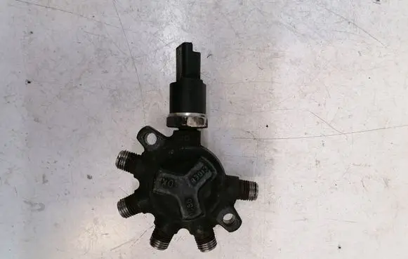 Ford Focus Fuel main line pipe R9144Z020B 1S409D2804B 0210800353020290545810Z0