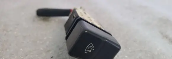 Subaru Forester SF Windscreen/window heater switch