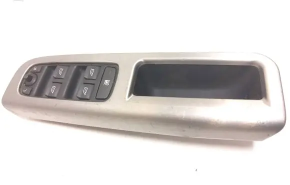 Volvo V50 Front door interior handle trim 8679669