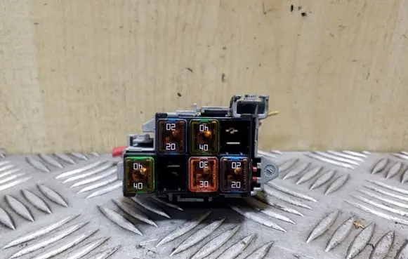 Volvo S60 Fuse module