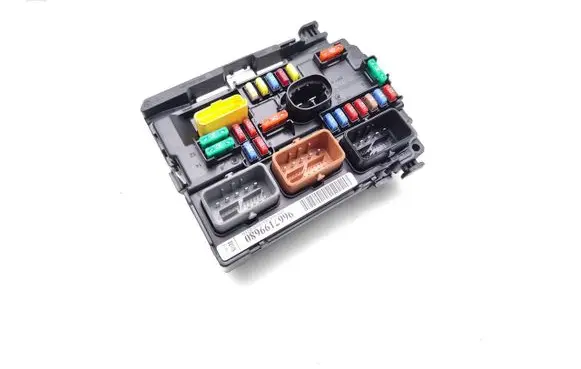 Citroen C3 Picasso Fuse module 9667199680