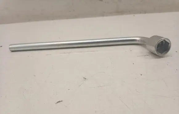 Subaru Forester SK Wheel nut wrench 