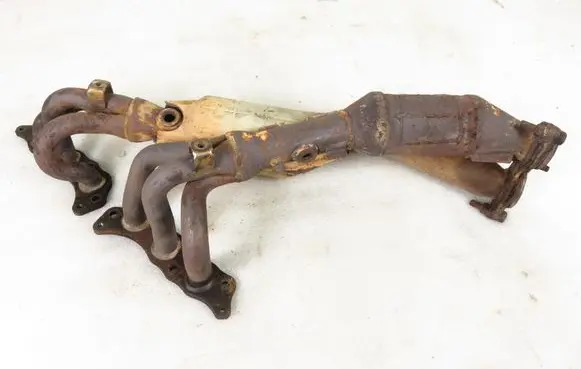 Lexus IS 200-300 Exhaust manifold