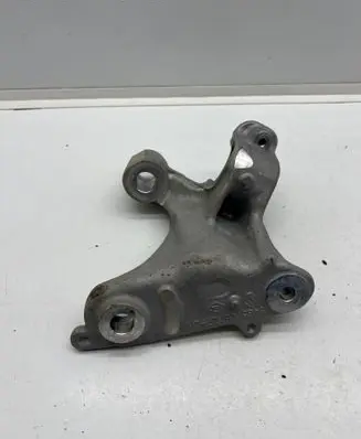 Renault Megane IV Engine mounting bracket 548512672R