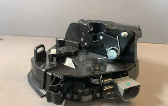BMW X5 E53 Front door lock 8402537 51218402537