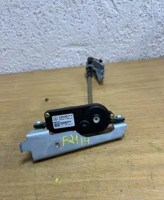 Mercedes-Benz R W251 Vent window/glass motor A2518201842 A2518200342