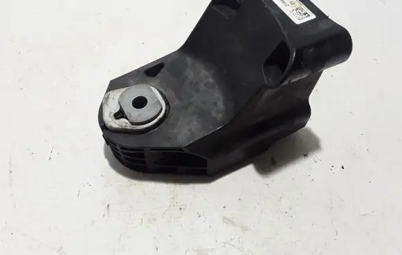 Mercedes-Benz C W206 Engine mounting bracket A6542236300