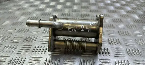 Nissan Juke I F15 EGR valve cooler 147355713A