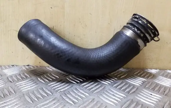 Toyota Avensis T270 Intercooler hose/pipe
