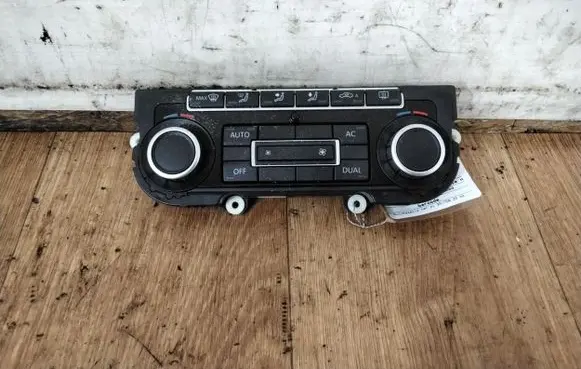 Volkswagen Golf Plus Climate control unit 5K0907044BS